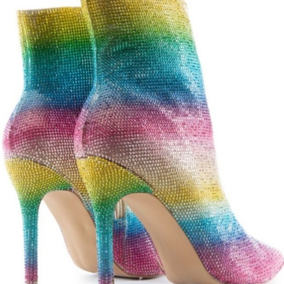 Statement Rinestone Boots - Picture 2 of 3